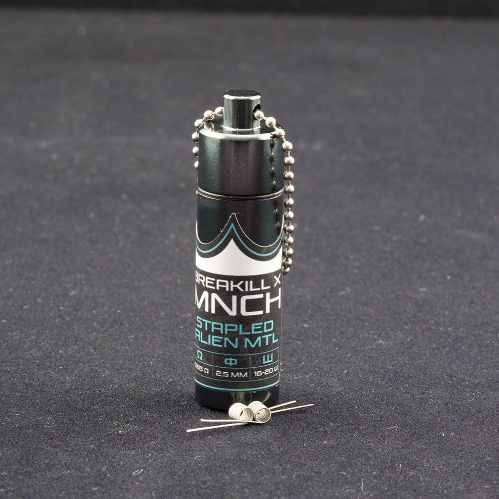 Breakill x MNCH – Stapled alien MTL